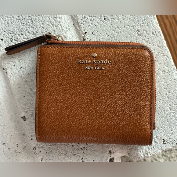 kate spade Handbags - Kate Spade Leila Pebbled Leather Wallet